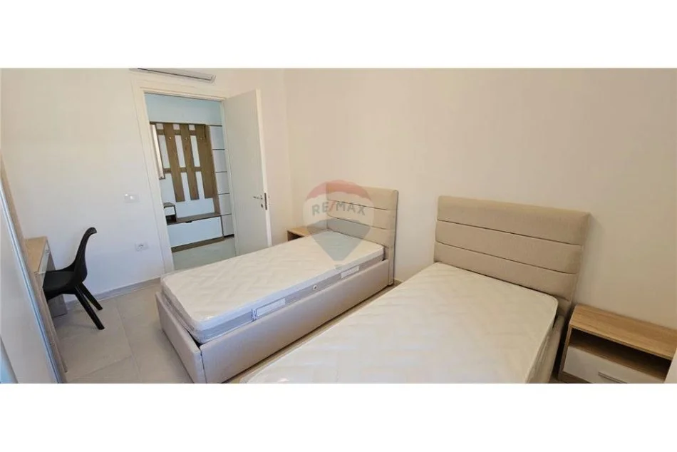 Tirane, jepet me qera apartament 2+1+Ballkon , 104 m² 650 € (Kompleksi Oasis - Ish Fusha e Aviacionit, Ish Fusha e Aviacionit, Tiranë)