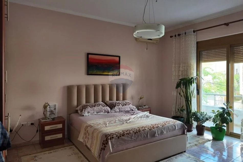 Tirane, shitet Vile 3 Katshe , 256 m² 350.000 € (Rruga Shefqet Kuka, Tiranë)