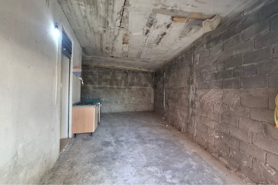 Radhime - Orikum, shitet Vile 3+1+Ballkon , 223 m² 150.000 € (Orikum, Vlore)