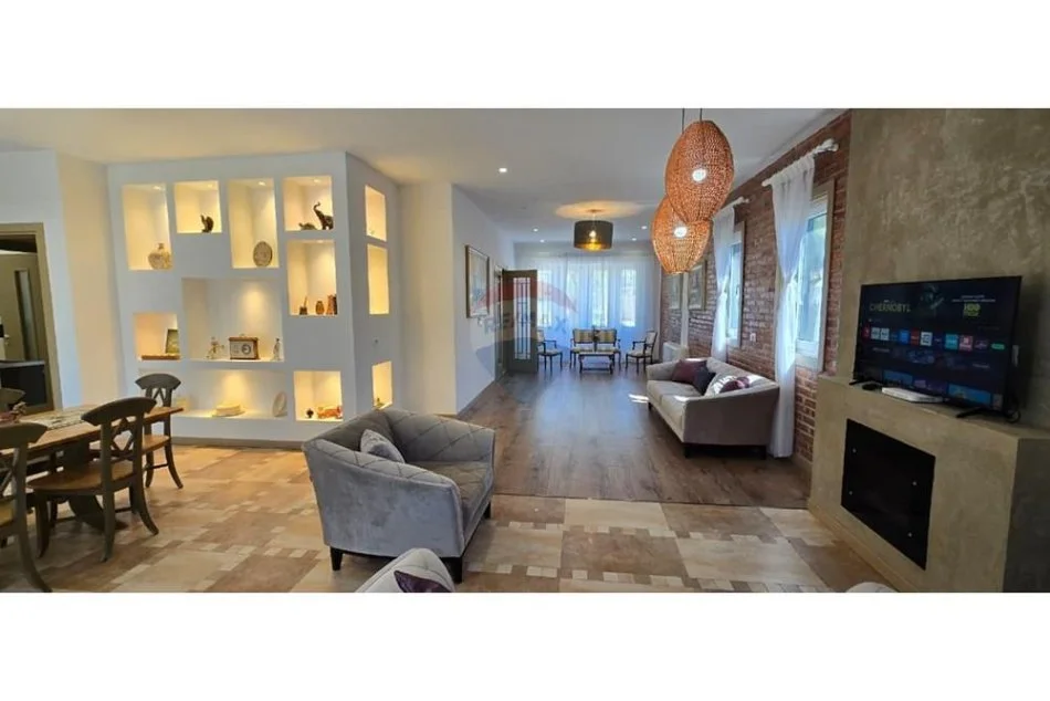 Tirane, shitet Vile 4+1+Ballkon , 800.000 € 