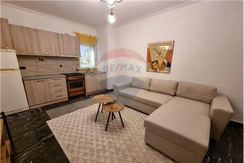 Tirane, jepet me qera apartament 1+1 , 78 m² 450 € (Kodra e Diellit, Shqipëri)
