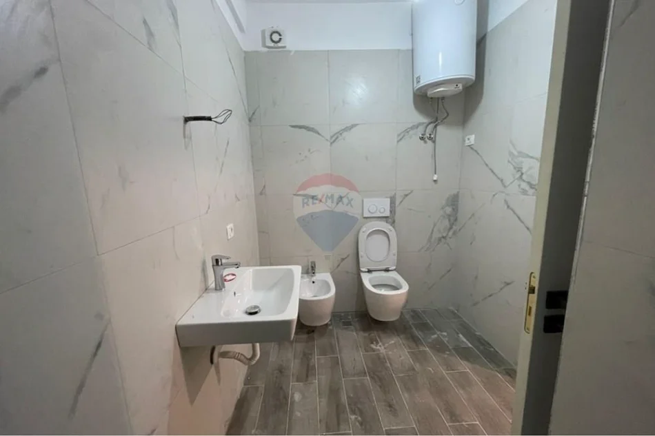 Tirane, shitet apartament , 118 m² 212.001 € 
