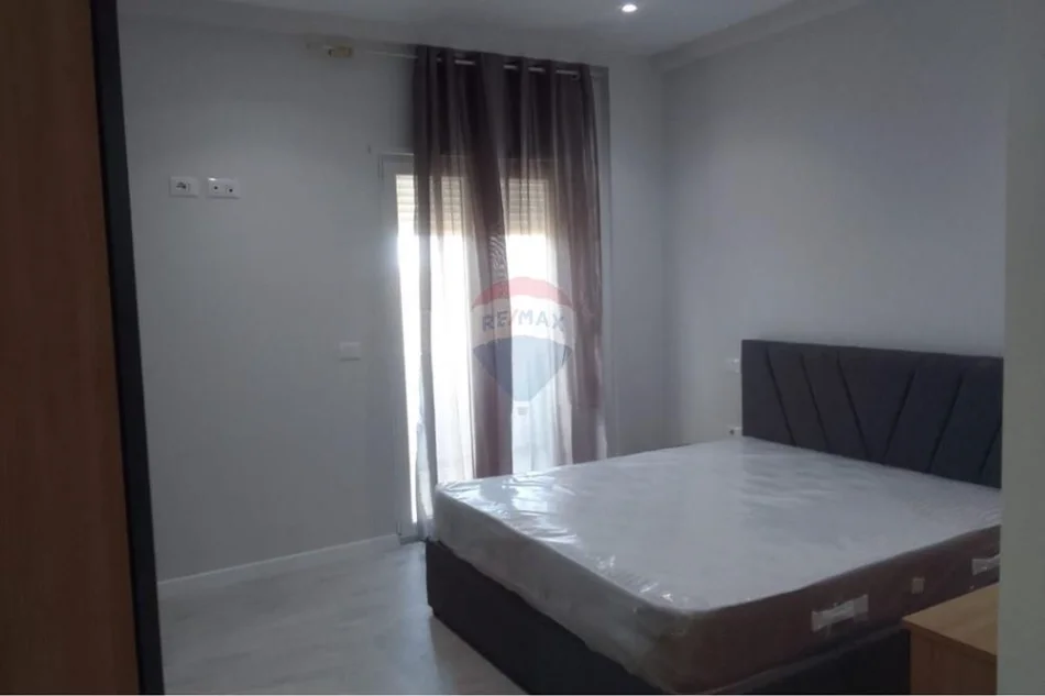 Tirane, jepet me qera apartament 1+1+Ballkon Kati 2, 70 m² 430 € (Kodra e Priftit)