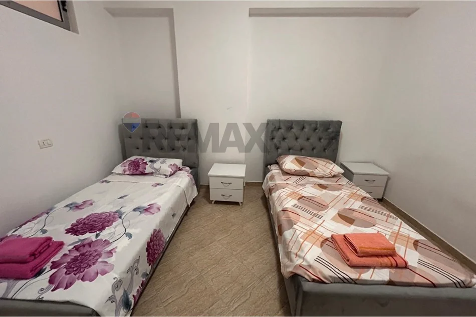 Vlore - Lungomare, jepet me qera apartament 2+1 Kati 3, 80 m² 500 € (Rruga Pelivan Leskaj, Vlorë)