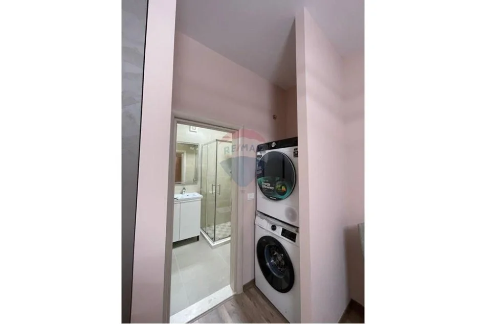 Tirane, jepet me qera apartament 1+1 Kati 3, 49 m² 450 € (Rruga Bamir Topi, Tiranë)