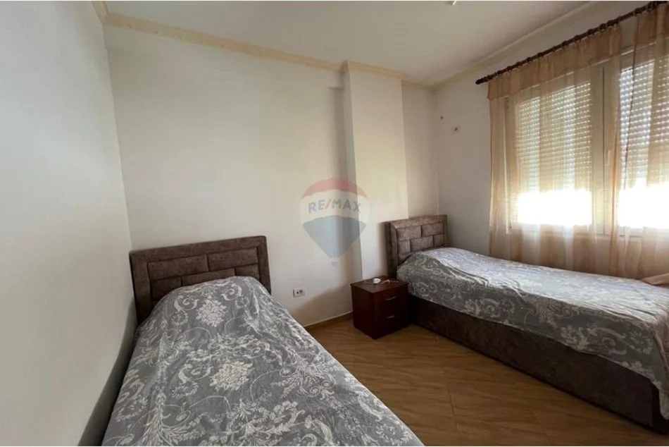 Tirane, jepet me qera apartament 2+1+Ballkon , 97 m² 750 € 