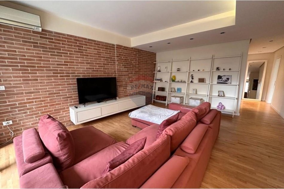 Tirane, shitet 2+1+Ballkon , 112 m² 280.000 € (Selvia, Tiranë)