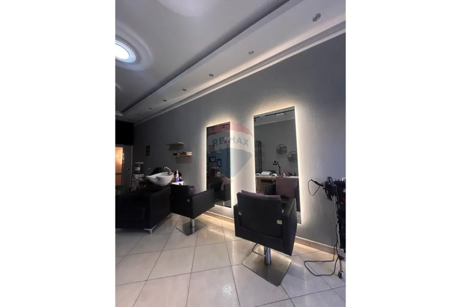 Vlore, shitet ambjent biznesi Kati 0, 38 m² 55.000 € (Rruga Ali Demi, pranë Spitalit, Vlorë)