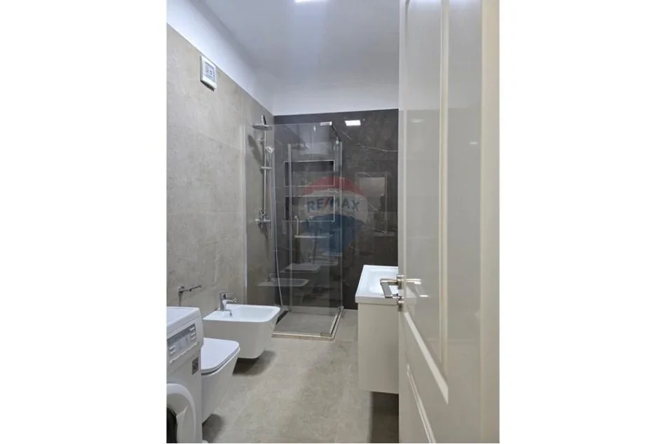 Tirane, jepet me qera apartament 1+1 Kati 7, 70 m² 600 € 