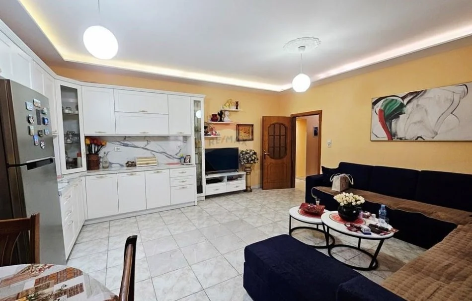 Tirane, shitet apartament 2+1 Kati 2, 89 m² 140.000 € (hipoteka)