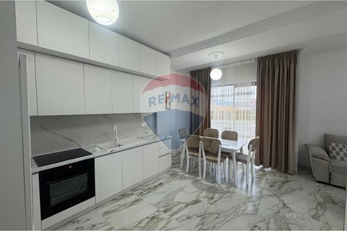 Tirane, jepet me qera apartament 2+1+Ballkon Kati 6, 100 m² 700 € (fusha e Aviacionit)