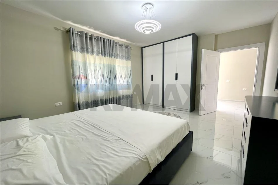Tirane, jepet me qera apartament 2+1+Aneks+Ballkon Kati 6, 110 m² 750 € (Mine Peza)