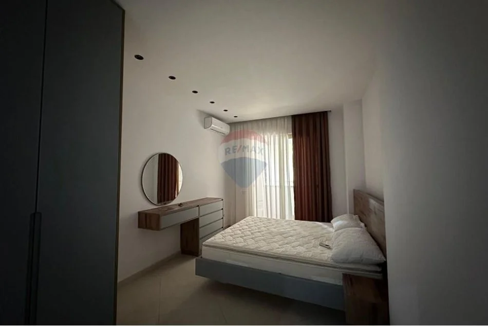 Tirane, jepet me qera 2+1+Ballkon , 550 €