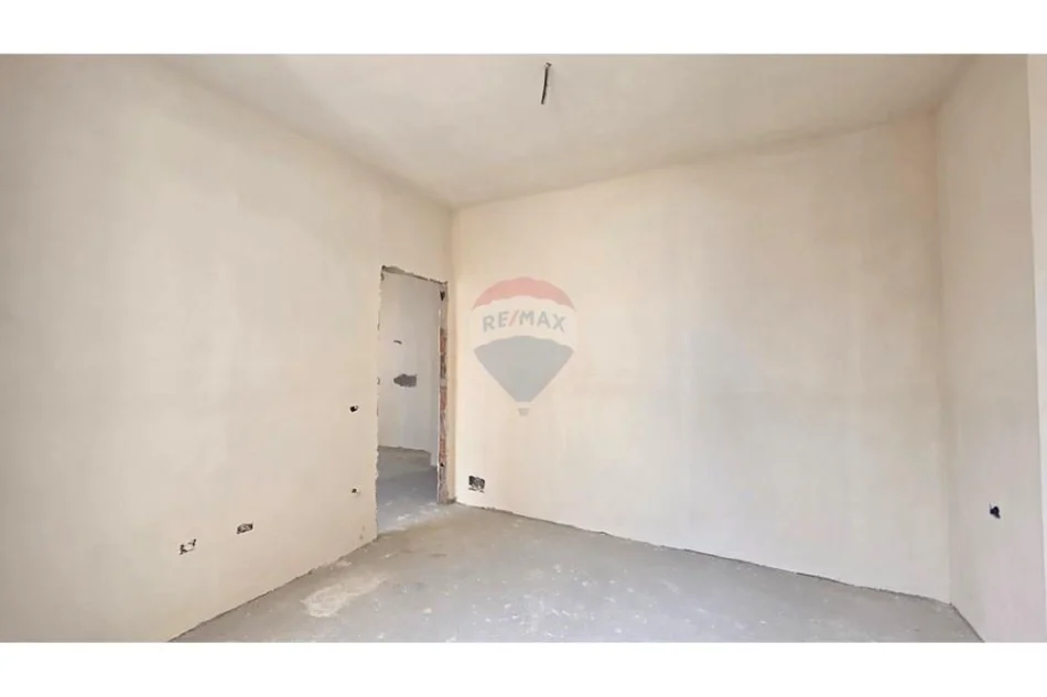 Vlore, shitet apartament 1+1 Kati 6, 56 m² 140.000 € (Rruga Kosova, Transballkanike,Vlore)