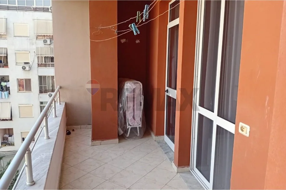Shqiperi, jap me qera apartament 2+1+Ballkon Kati 4, 92 m² 45.000 € (Rruga Loni Ligori, Tiranë)
