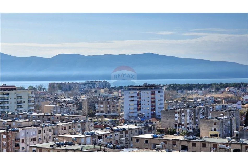 Vlore, shitet apartament+verande | Penthouse 2+1+Ballkon , (Rruga Transballkanike, përballë ish-shkollës së Naftës)