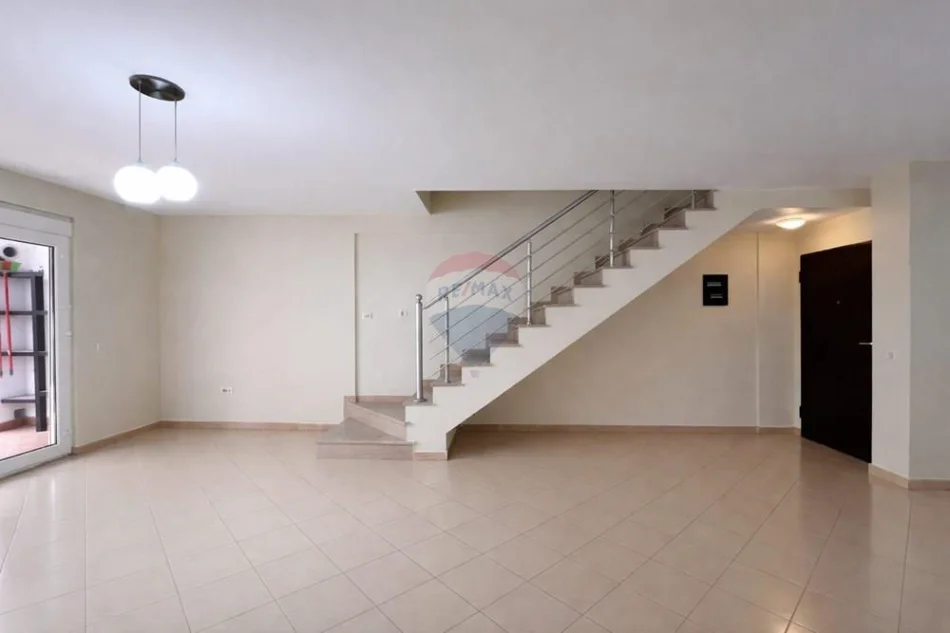Tirane, shitet apartament duplex Dublex , 160 m² 267.000 € 
