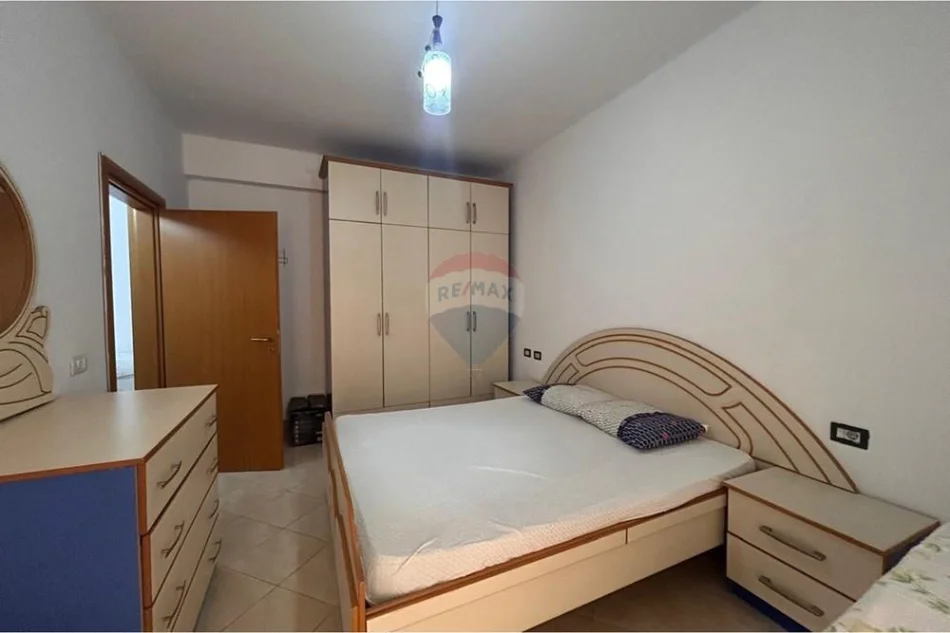 Vlore, jepet me qera apartament 2+1 Kati 4, 100 m² 350 € (Rruga Lef Sallata, pran Shkolles se Muzikes, vlore)