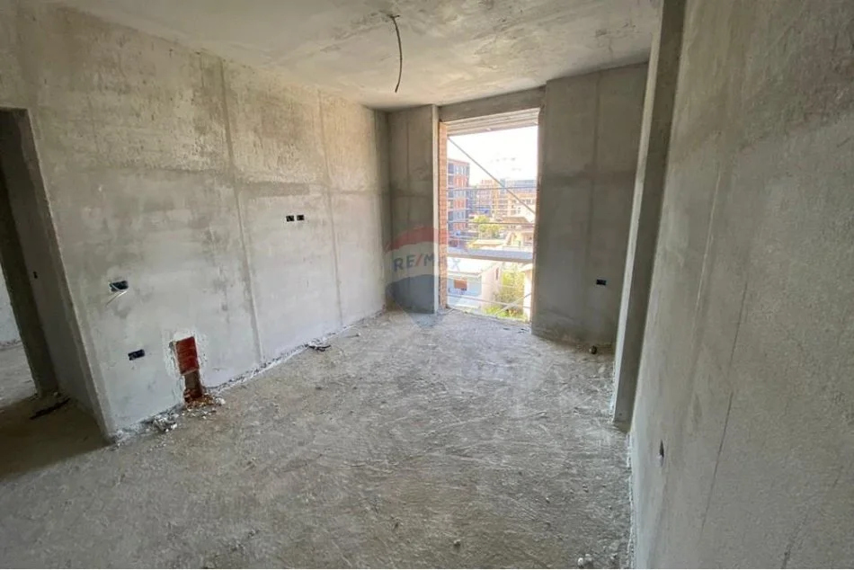 Tirane, shitet apartament 1+1+Ballkon , 88 m² 100.000 € 