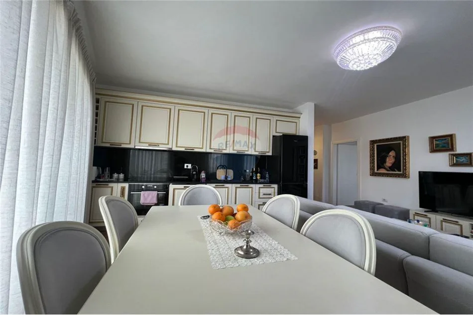 Tirane, jepet me qera apartament 2+1+Ballkon , 85 m² 850 € (Rruga e Elbasanit)