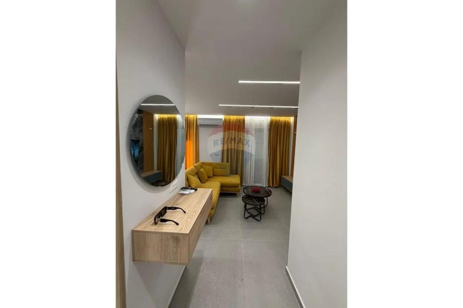 Vlore - Lungomare, shitet apartament 1+1+Ballkon Kati 4, 67 m² 185.500 € (Rruga Dhimitër Konomi, Vlore)