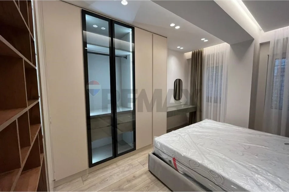 Tirane, jepet me qera apartament 3+1 , 144 m² 1.500 € (Kodra e Diellit 3)