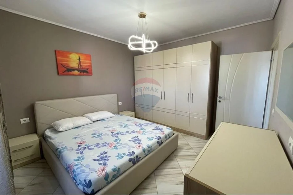 Tirane, jepet me qera apartament 2+1+Ballkon , 95 m² 750 € (Myslym Shyri)