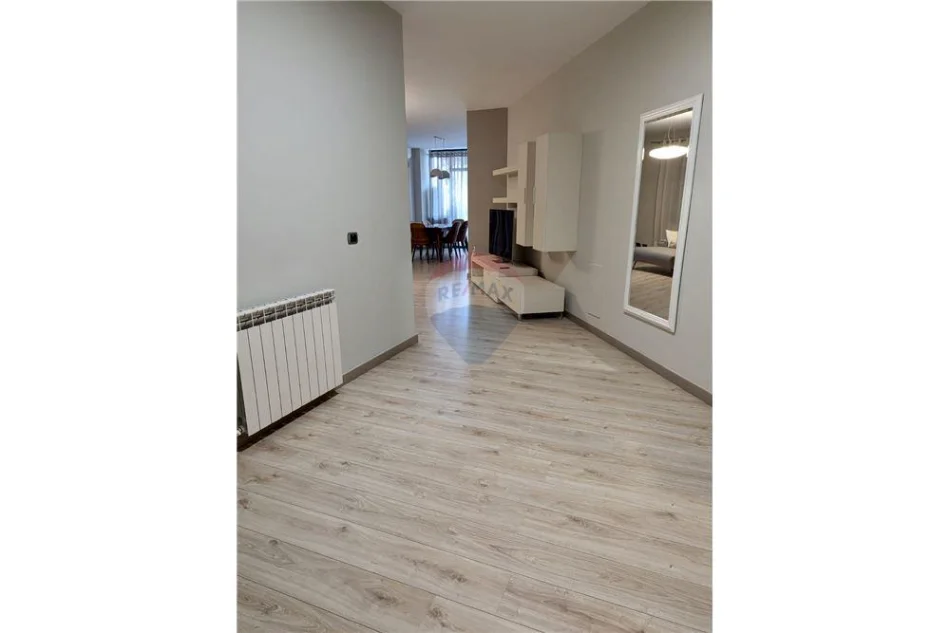 Tirane, jepet me qera apartament 3+1+Aneks+Ballkon Kati 5, 185 m² 2.000 € (Liqeni Artificial)