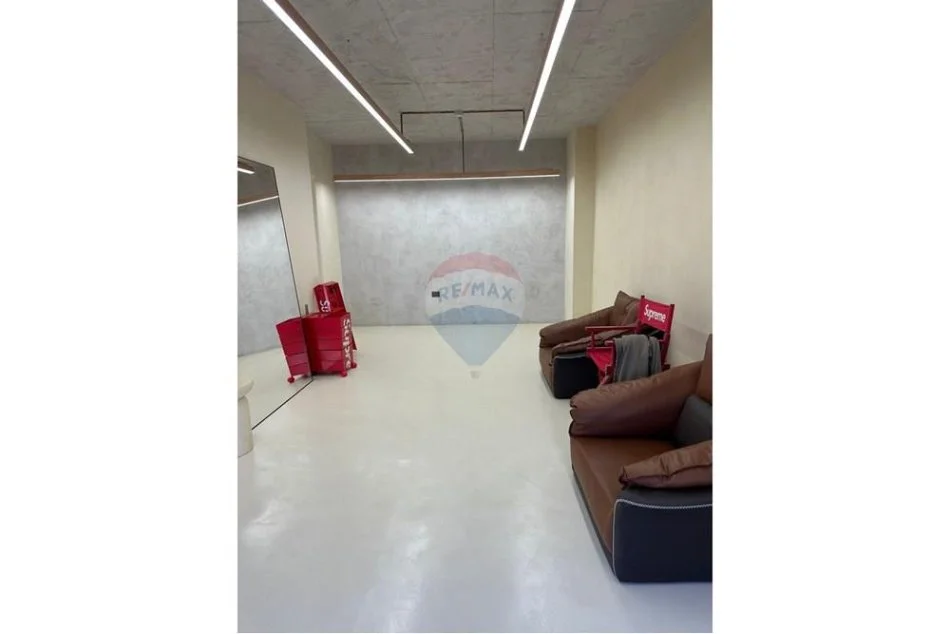 Tirane, shitet dyqan , 70 m² 280.000 € (Kika 2, Tiranë(ID: 530261046-461)