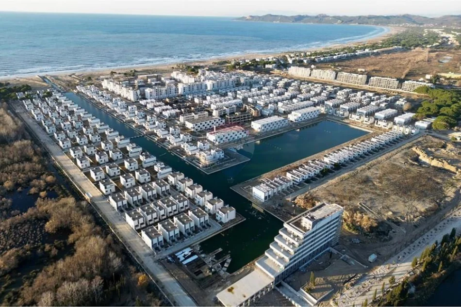 Gjiri Lalezit | Hamallaj, shitet apartament 1+1 , 79 m² 205.000 € (TURQUOISE MARINA)