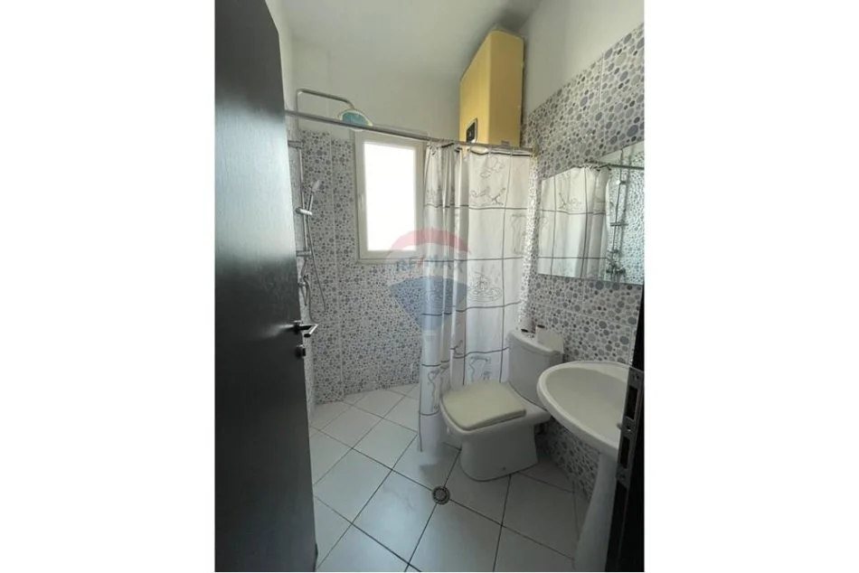 Tirane, jepet me qera apartament 2+1 , 70 m² 600 € 