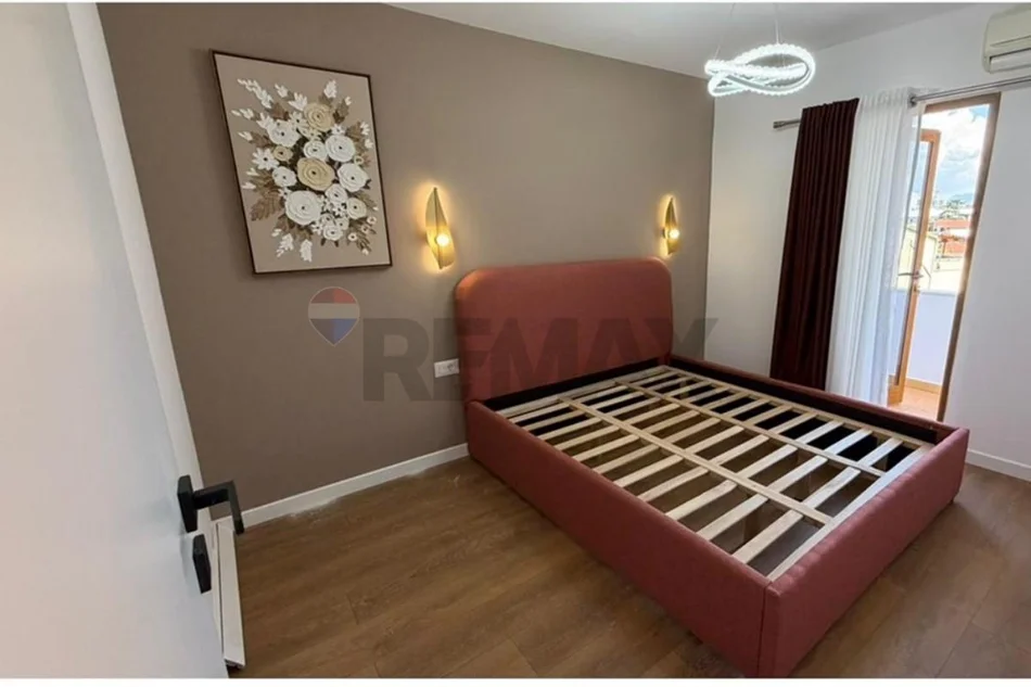 Tirane, shitet apartament 3+1+Aneks+Ballkon Kati 5, 124 m² 327.000 € (blloku ambasadave)