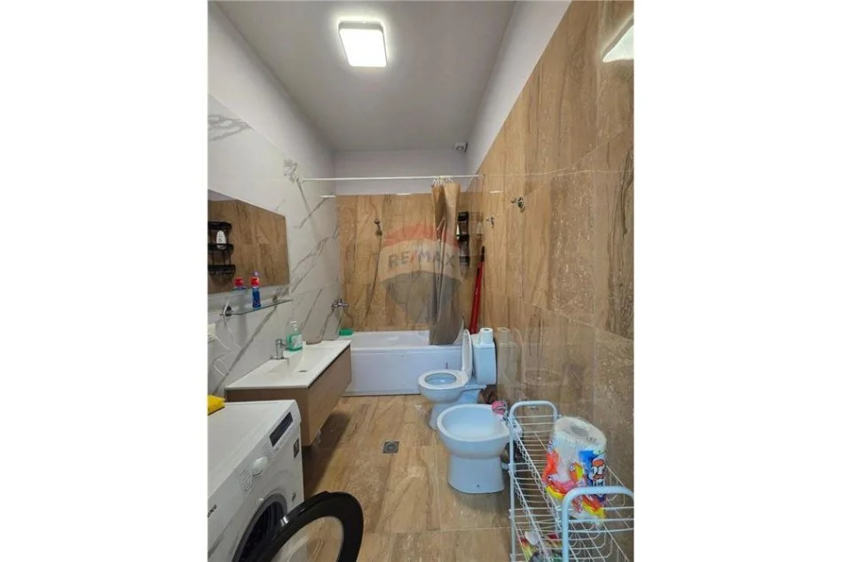 Vlore - Lungomare, jepet me qera apartament 1+1 Kati 2, 70 m² 450 € 