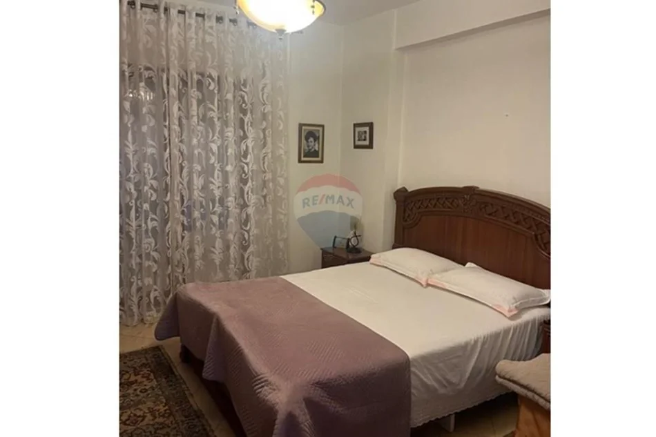 Tirane, jepet me qera apartament 2+1+Ballkon Kati 4, 106 m² 700 € (Rruga e Kavajes)