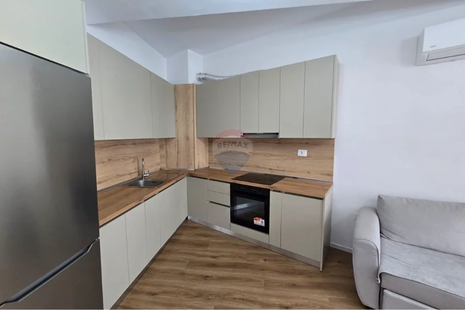 Tirane, jepet me qera apartament 1+1+Ballkon , 60 m² (Kompleksi Mangalem)