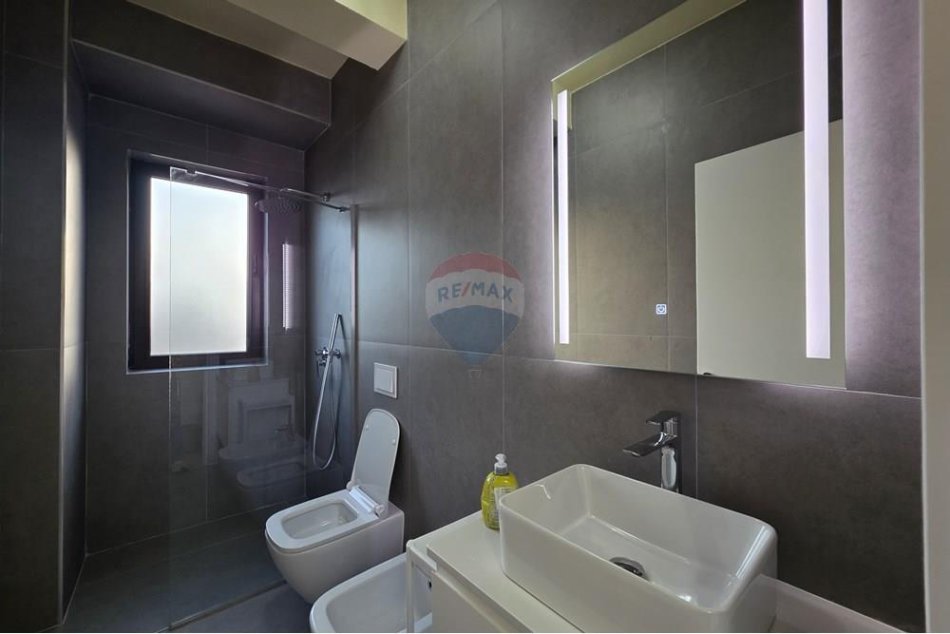 Tirane, jap me qera garsonier 1+1 Kati 2, 46 m² 680 € (Rruga Besim Imami, Rezidenca Gardenia)
