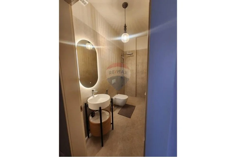 Tirane, jepet me qera apartament 2+1 , 124 m² 1.600 € (Rruga e Kosovarëve, Tiranë)