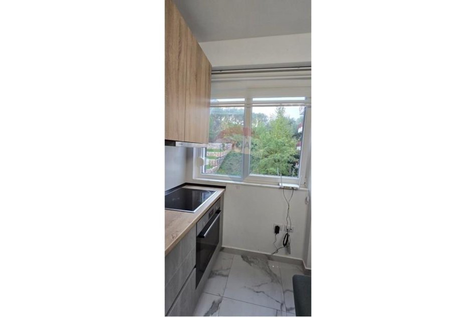 Tirane, jepet me qera apartament 2+1+Ballkon Kati 2, 81 m² (Hamdi Sina)