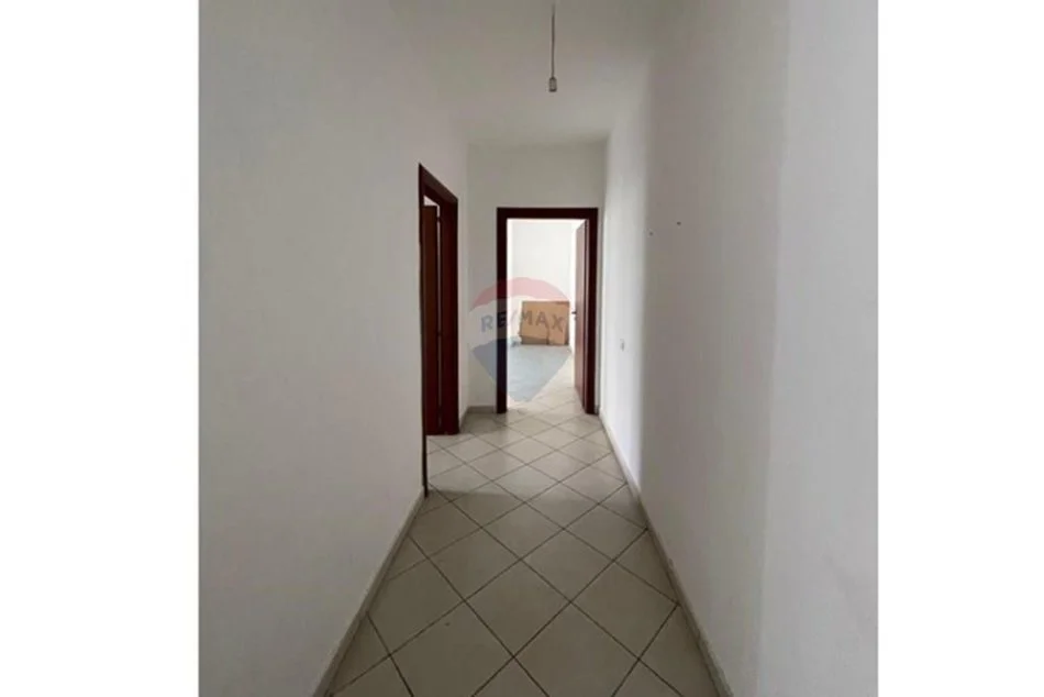 Tirane, shitet apartament 2+1 , 85 m² 130.000 € (Yzberisht)