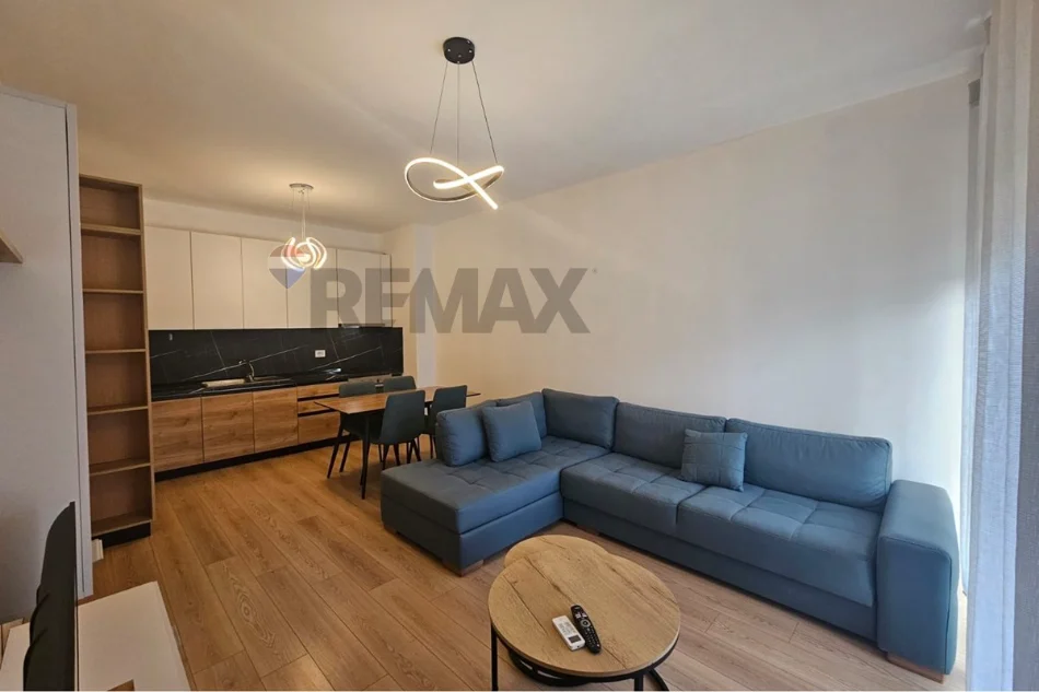 Tirane, jepet me qera , 80 m² 533 € 