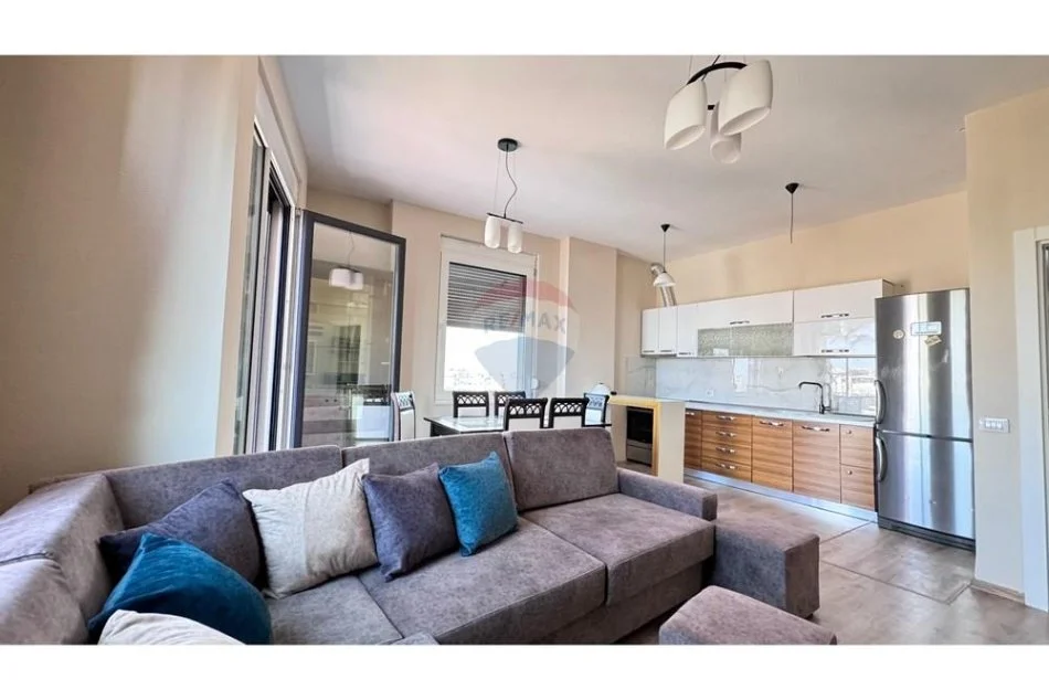 Shqiperi, jepet me qera apartament 1+1+Ballkon , 850 € 