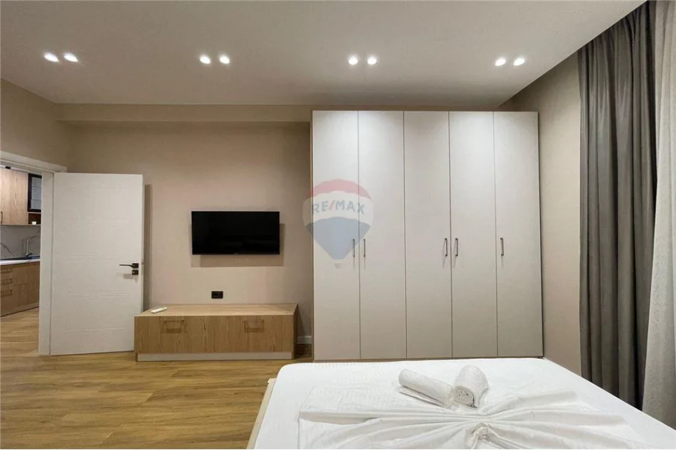 Vlore, jepet me qera apartament 1+1 Kati 3, 70 m² 450 € (Rruga Dush Strati, Vlore)