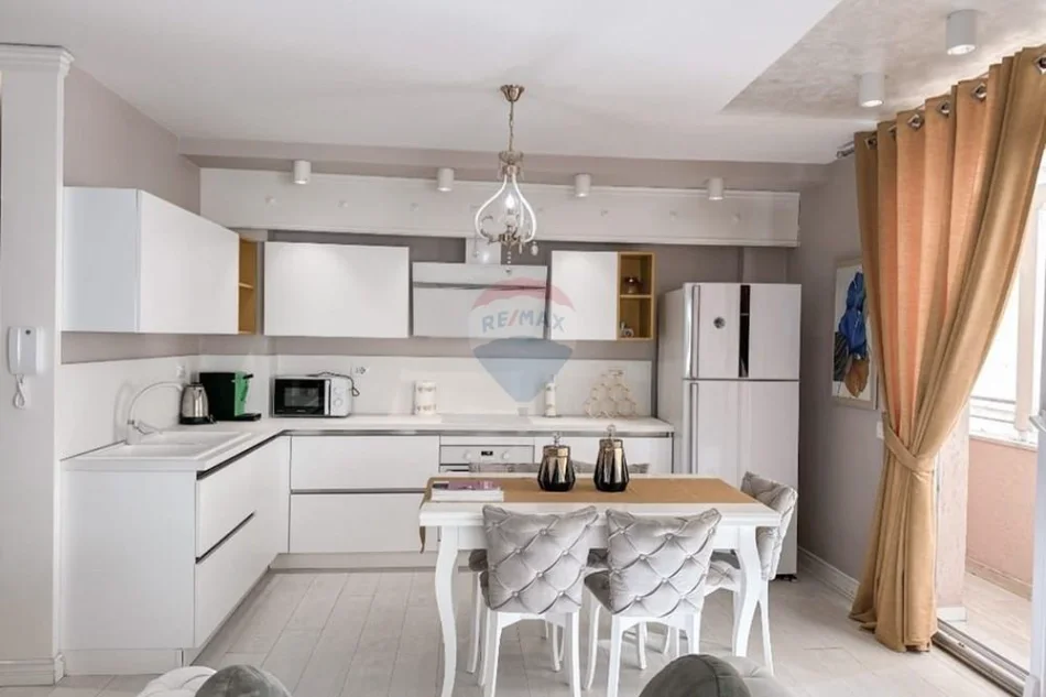 Tirane, jepet me qera apartament 2+1+Aneks+Ballkon , 105 m² 1.350 € (Kopshti Zoologjik, pranë Pavarotti)