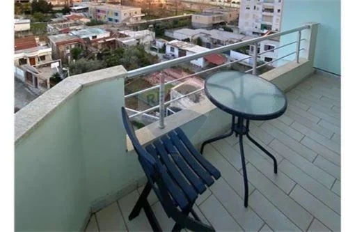 Vlore, shitet apartament 1+1+Ballkon Kati 6, 70 m² 160.000 € (Lungomare)