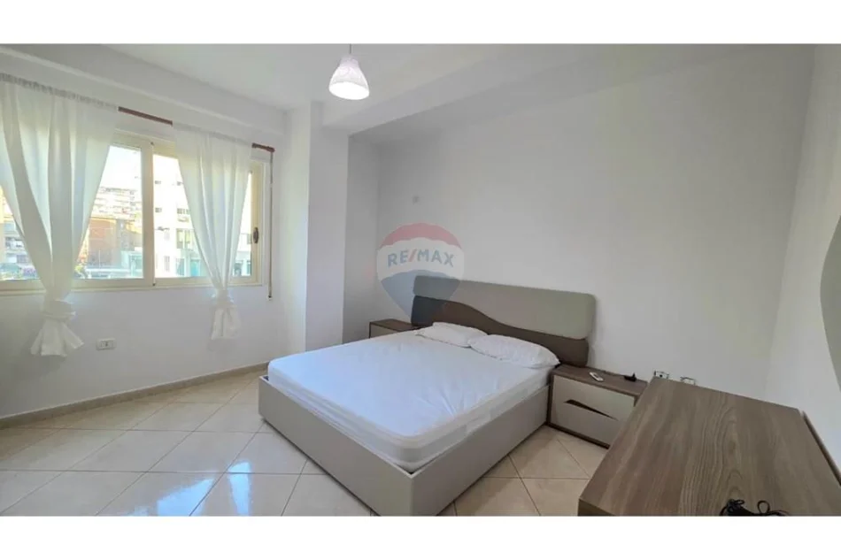 Vlore, jepet me qera apartament 2+1 Kati 3, 120 m² 500 € (Rruga hasan Kushta,Pran BKT bank, Vlore)