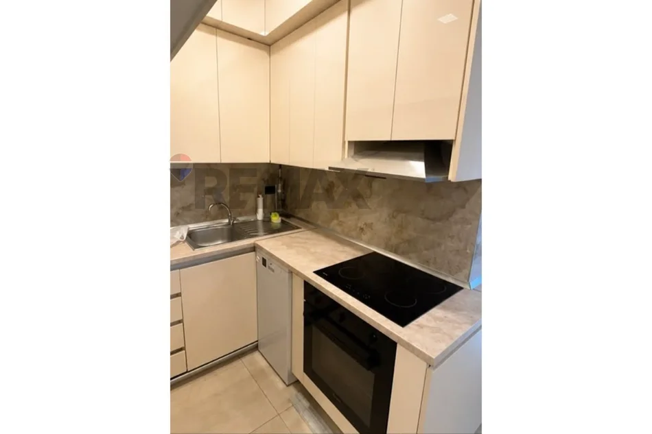 Tirane, jepet me qera apartament 1+1+Ballkon Kati 6, 70 m² 55.000 € (QSUT, Pas Amerikan 2)