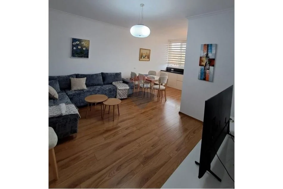 Tirane, jepet me qera apartament 2+1+Ballkon , 70 m² 1.100 € 