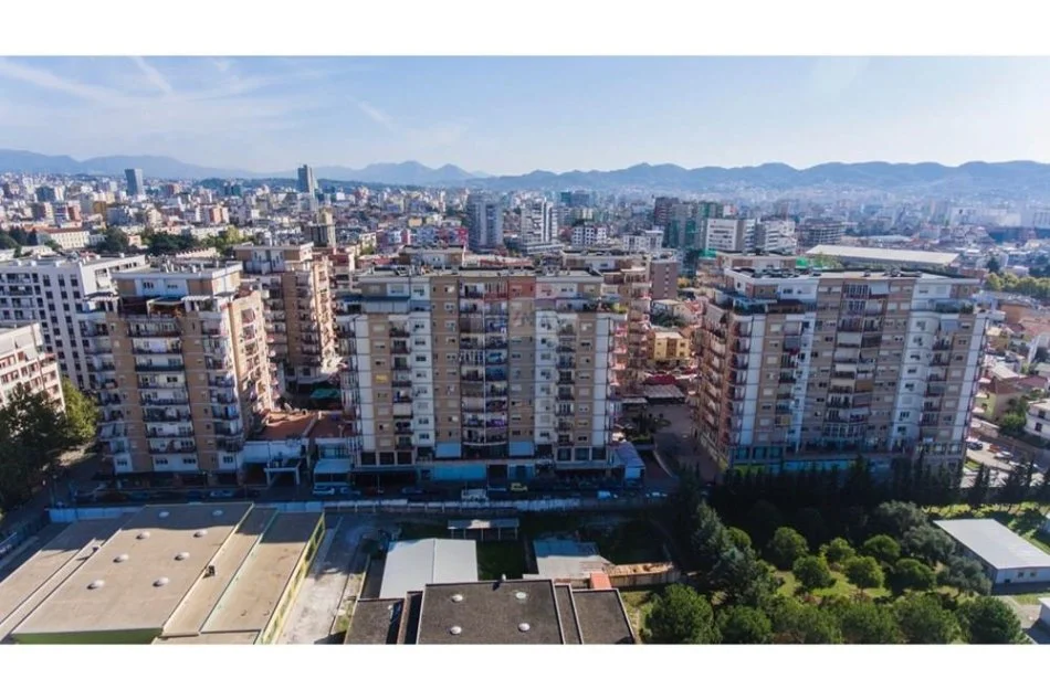 jepet me qera apartament 1+1 , 60 m² 330 € (Don Bosko)