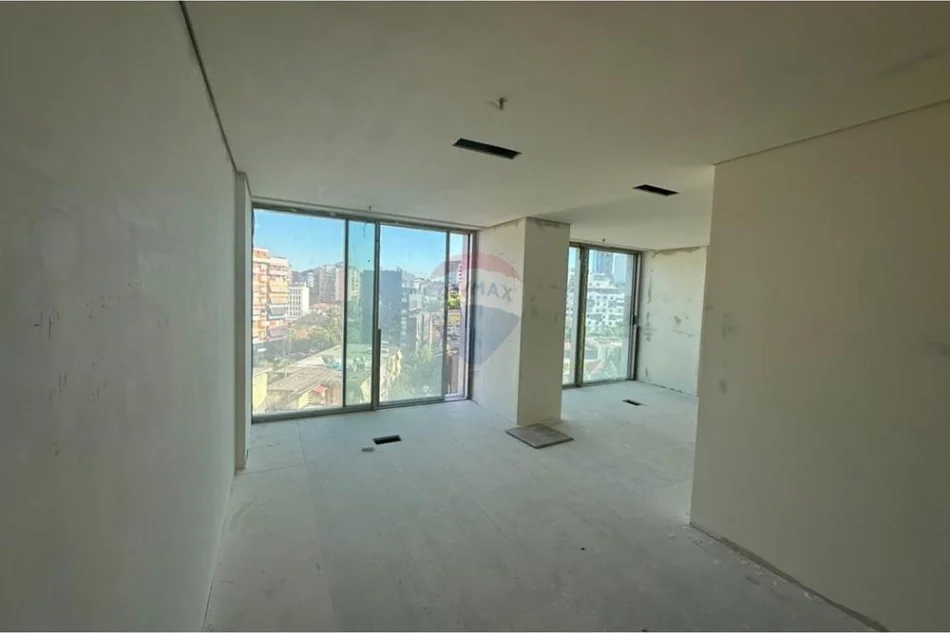 Tirane, jepet me qera ambjent biznesi Kati 7, 83 m² 1.500 € 