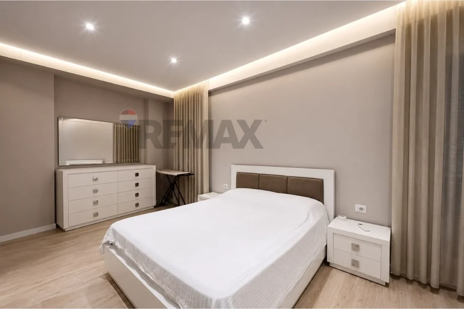 Tirane, jepet me qera apartament , 175 m² 2.000 € 